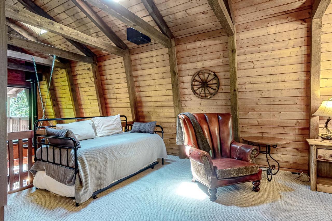 Alpine Chalet Villa Helen Ngoại thất bức ảnh